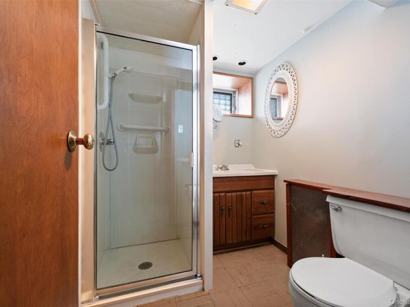 7214 72 Place, Flushing NY 11385