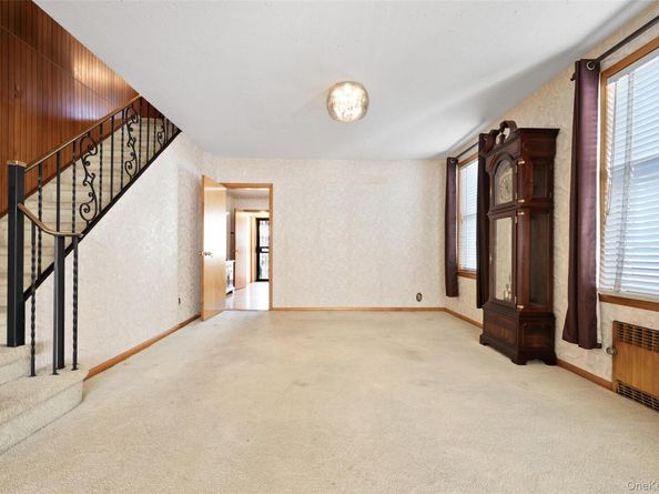 7214 72 Place, Flushing NY 11385