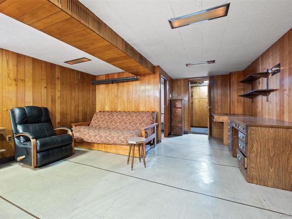 7214 72 Place, Flushing NY 11385