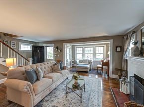 75 Bar Beach Road, Port Washington NY 11050