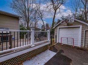 75 Bar Beach Road, Port Washington NY 11050