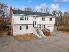 129 E Woodside Avenue, Patchogue NY 11772