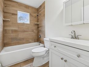 129 E Woodside Avenue, Patchogue NY 11772