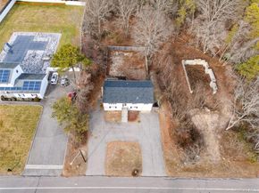 129 E Woodside Avenue, Patchogue NY 11772