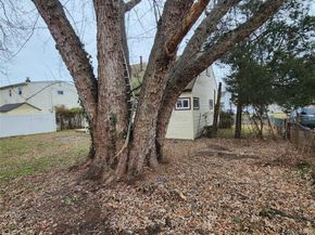 33 Parkway Boulevard, Wyandanch NY 11798