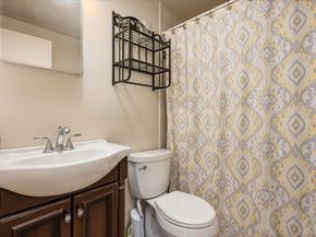 1 Salem, Hicksville NY 11801