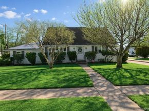 1 Salem, Hicksville NY 11801