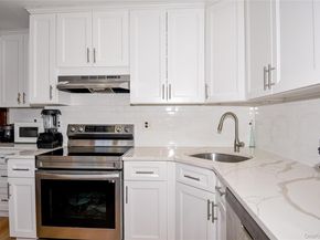 25 Westbury Avenue, Plainview NY 11803