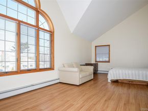 25 Westbury Avenue, Plainview NY 11803