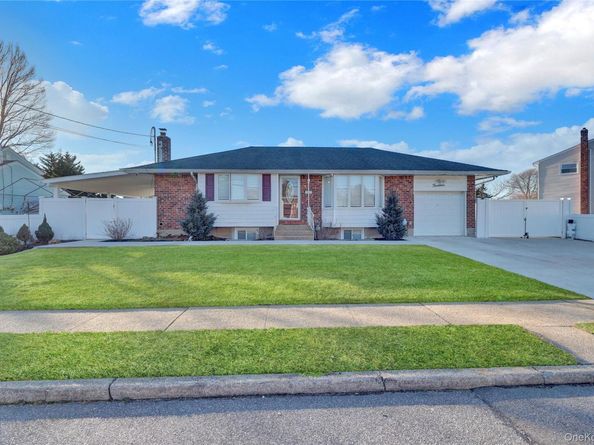 14 Lisa Drive, Deer Park NY 11729