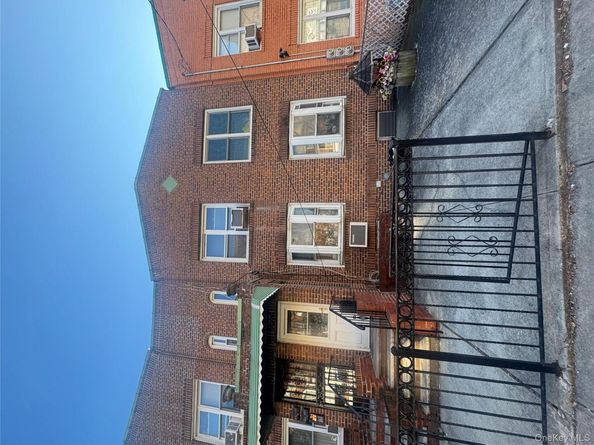 28-27 44th Street, Astoria NY 11103