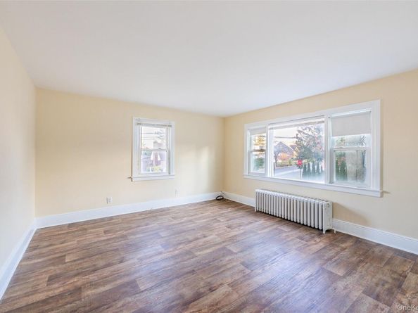 104 Grandview Avenue, Great Neck NY 11020