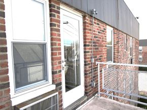 40 Daley Place 227, Lynbrook NY 11563