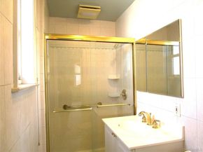 40 Daley Place 227, Lynbrook NY 11563