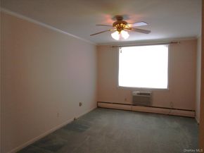 40 Daley Place 227, Lynbrook NY 11563