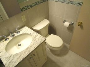 40 Daley Place 227, Lynbrook NY 11563