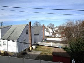 40 Daley Place 227, Lynbrook NY 11563
