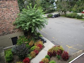 40 Daley Place 227, Lynbrook NY 11563