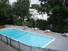 40 Daley Place 227, Lynbrook NY 11563