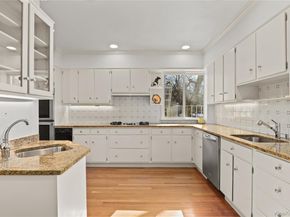 6 Brooklands 2D, Bronxville NY 10708