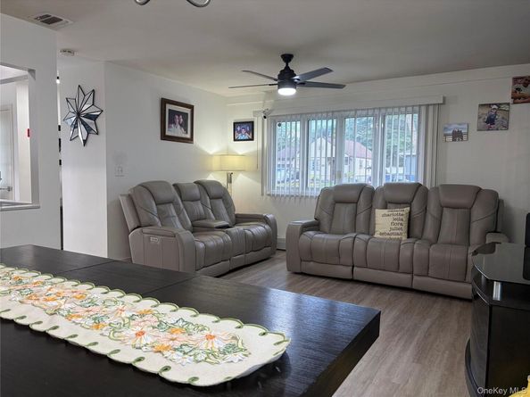 31 Brushwood Drive, Shirley NY 11967