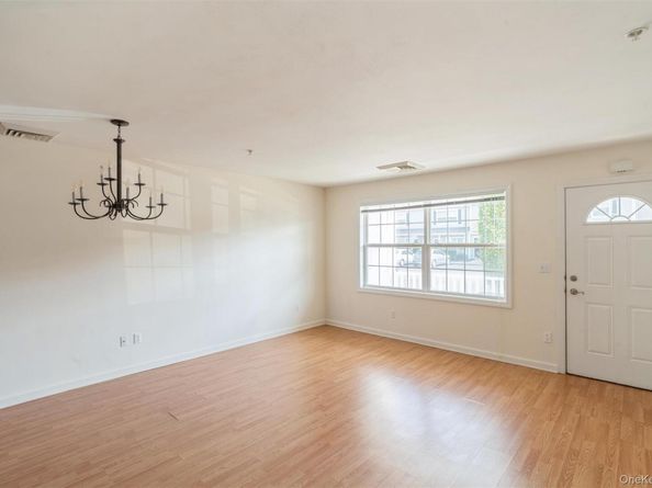 1133 Willow Lane, Valley Stream NY 11580