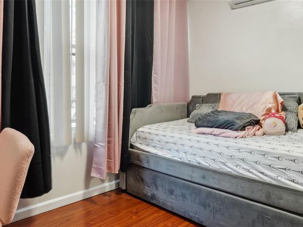 5612 135th Street, Flushing NY 11355