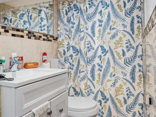 5612 135th Street, Flushing NY 11355