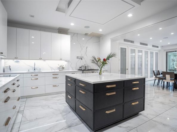 570 Bedford Avenue 1, Brooklyn NY 11249