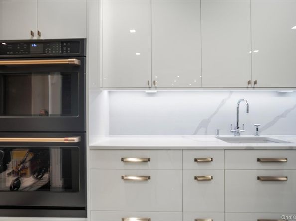 570 Bedford Avenue 1, Brooklyn NY 11249