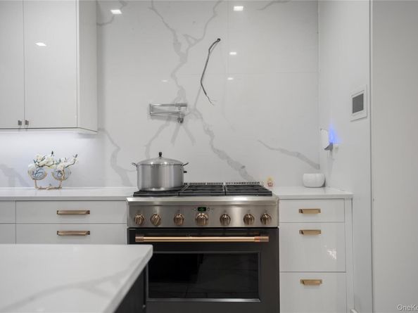 570 Bedford Avenue 1, Brooklyn NY 11249