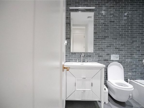 570 Bedford Avenue 1, Brooklyn NY 11249