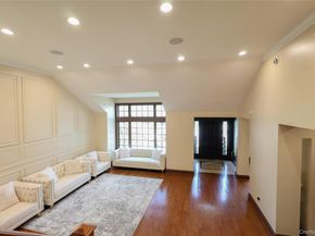 10 Hazelwood Court, Jericho NY 11753
