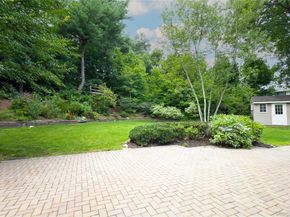 10 Hazelwood Court, Jericho NY 11753