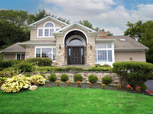 10 Hazelwood Court, Jericho NY 11753