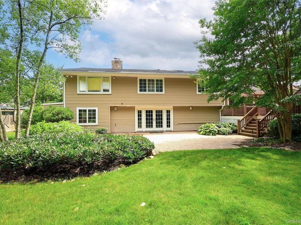 10 Hazelwood Court, Jericho NY 11753