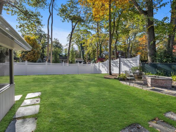 60 Oak Street, Smithtown NY 11787