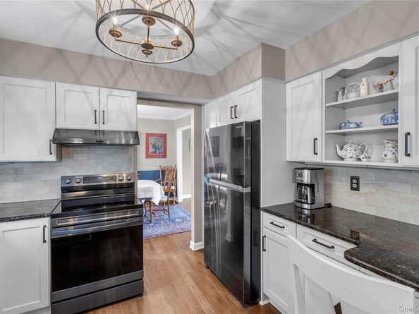 60 Oak Street, Smithtown NY 11787