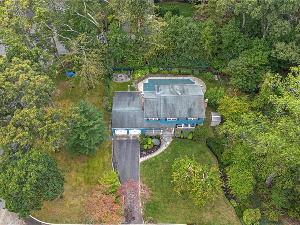 60 Oak Street, Smithtown NY 11787