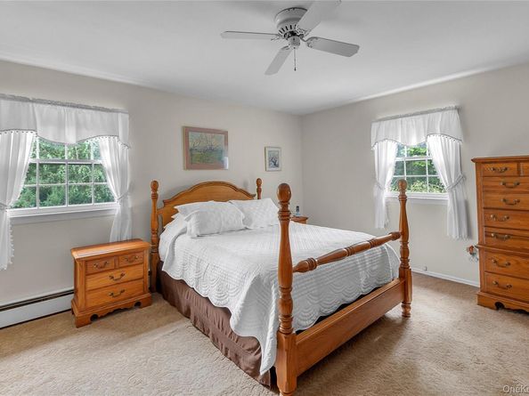 60 Oak Street, Smithtown NY 11787
