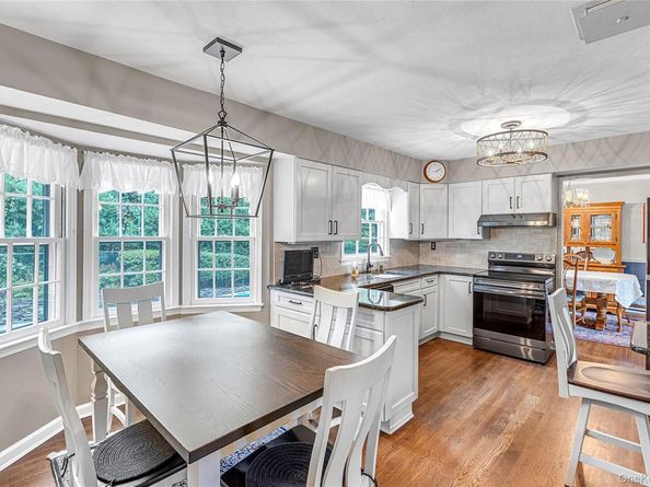 60 Oak Street, Smithtown NY 11787