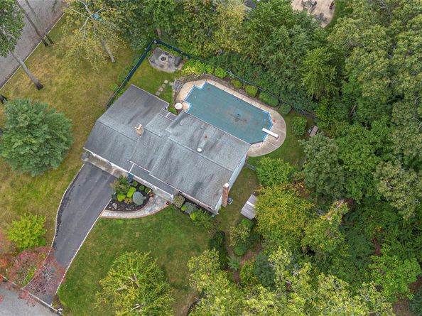 60 Oak Street, Smithtown NY 11787