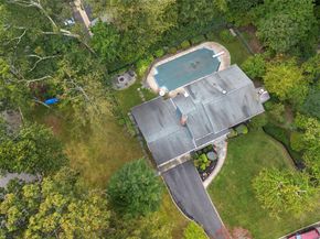 60 Oak Street, Smithtown NY 11787