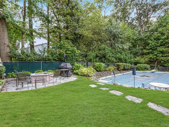 60 Oak Street, Smithtown NY 11787