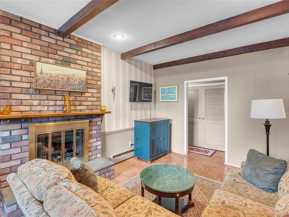 60 Oak Street, Smithtown NY 11787