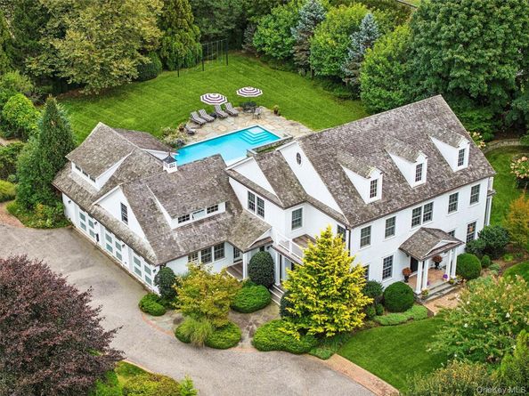 31 Paquatuck Avenue, East Moriches NY 11940