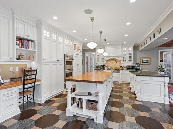 31 Paquatuck Avenue, East Moriches NY 11940