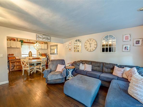 118 West 6th Street West 6th Street, West Islip NY 11795