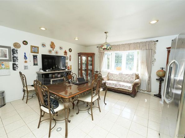 368 Merrifield Avenue, Oceanside NY 11572