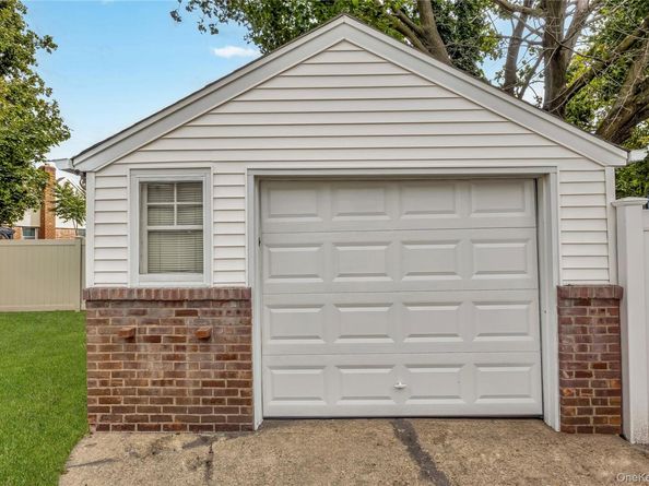 33 Grant Street, Hempstead NY 11550